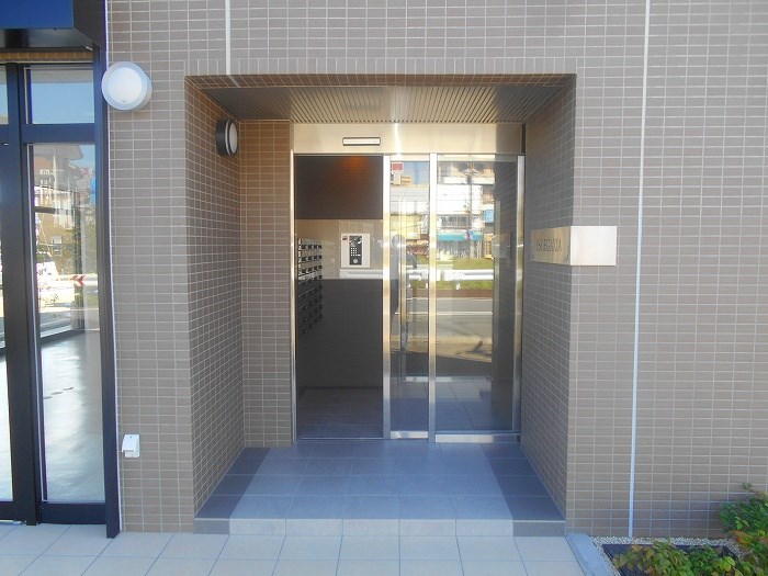 TS レガシア 玄関