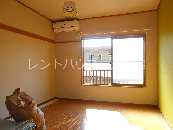 ハイム田原 壁紙色違い