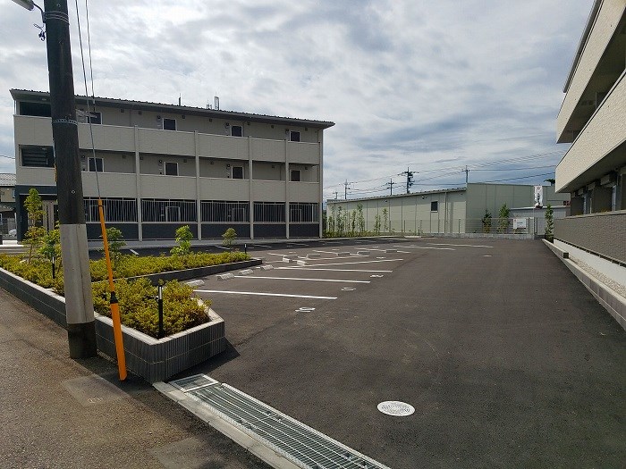 BLESS昭島 駐車場