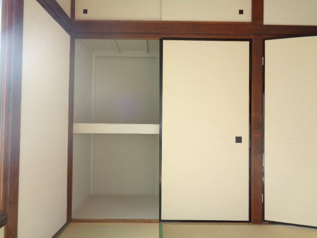 内田貸家 収納