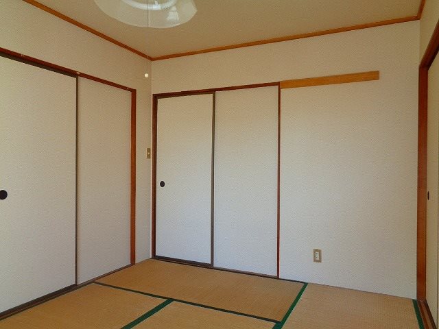 ド・ミール恋ヶ窪 Ｃ棟 ベッドルーム