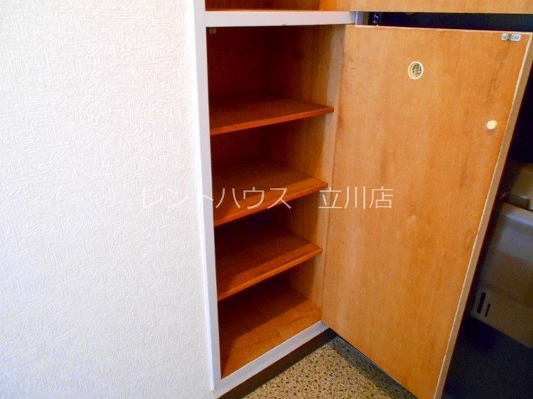 東京都日野市栄町２丁目 収納