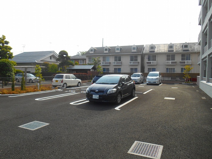 コートポワ―ル国立 駐車場