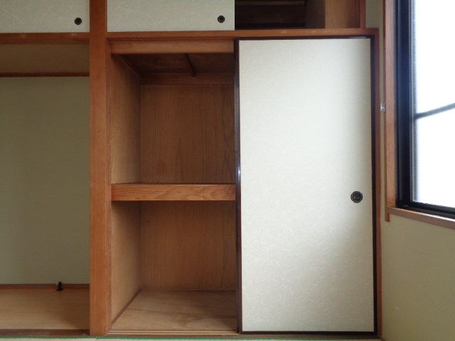 富士本ハイツ2号棟  収納
