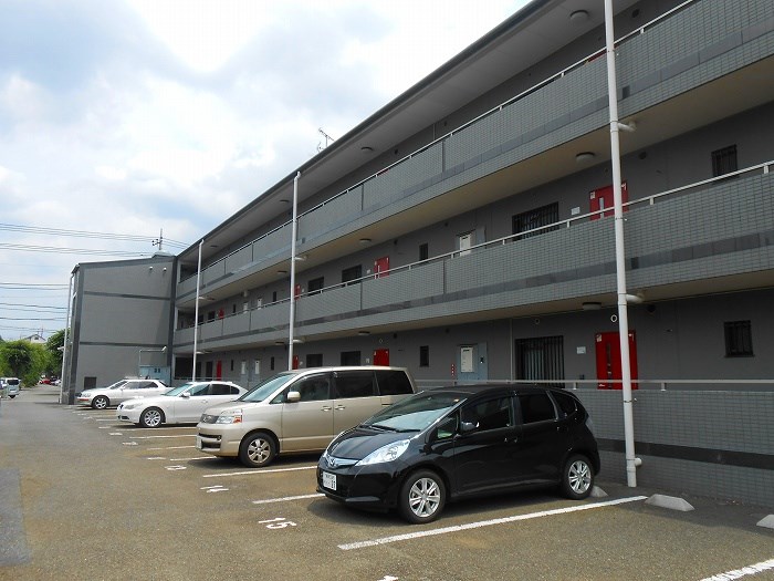 クリアハイム西町 駐車場