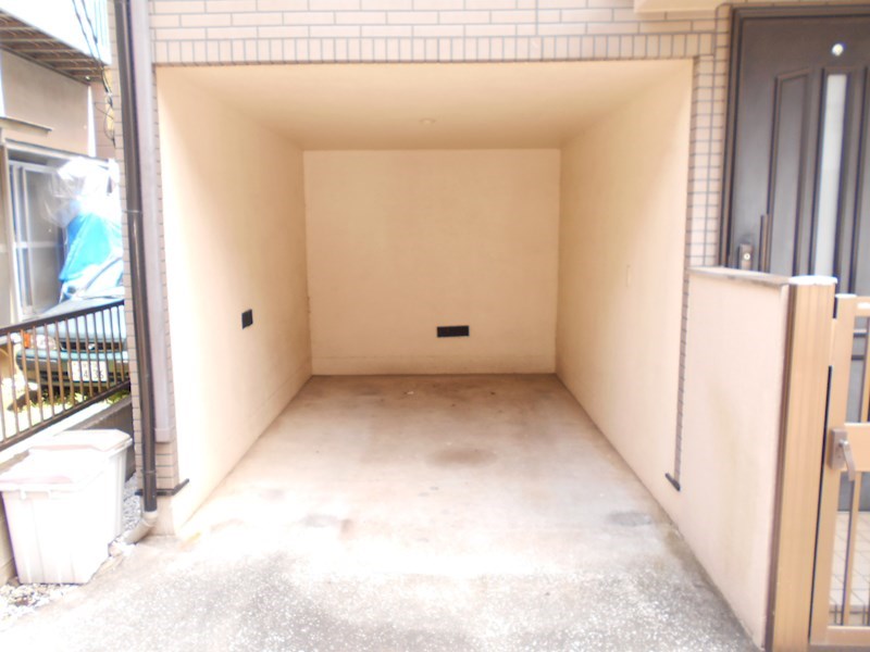 金井邸貸家  駐車場