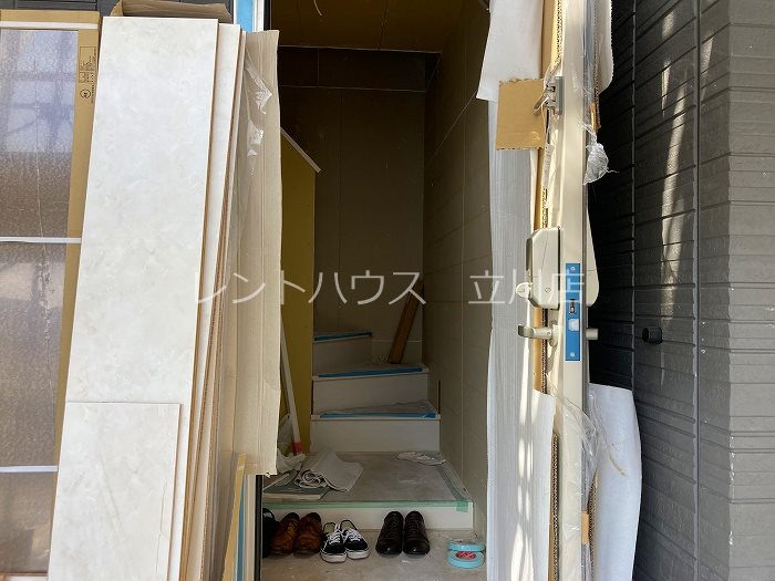 ルミエール エスト エントランス
