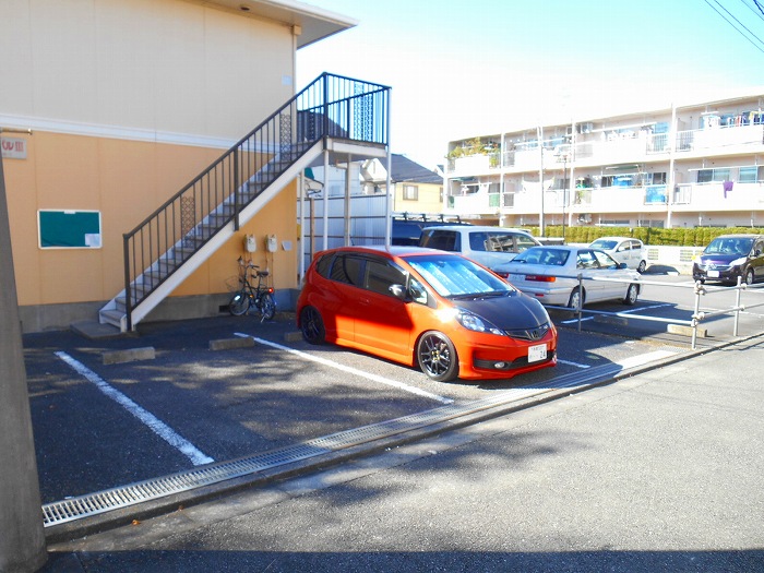 グレイス・パルⅢ  駐車場