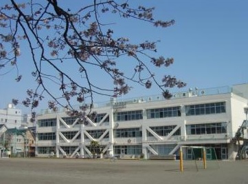 アーバンハイム立川 立川市立第三小学校