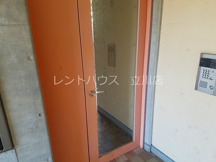 プリンスヴィル立川 玄関