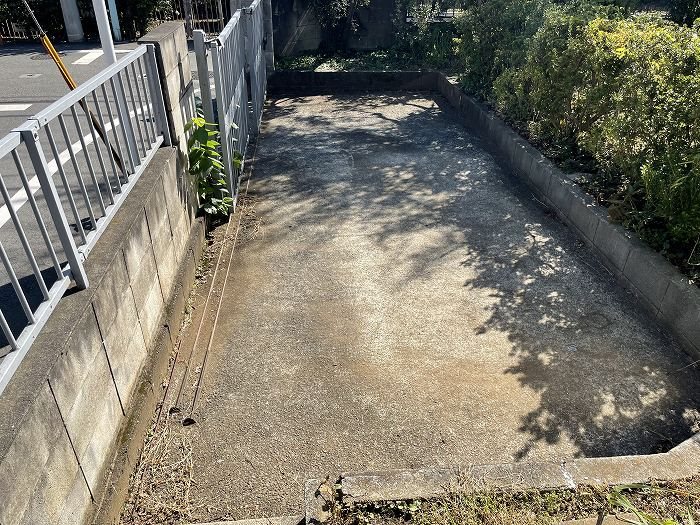 戸倉戸建(リロケーションジャパン) 駐車場