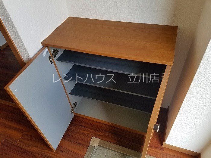 タウンハイツA 収納