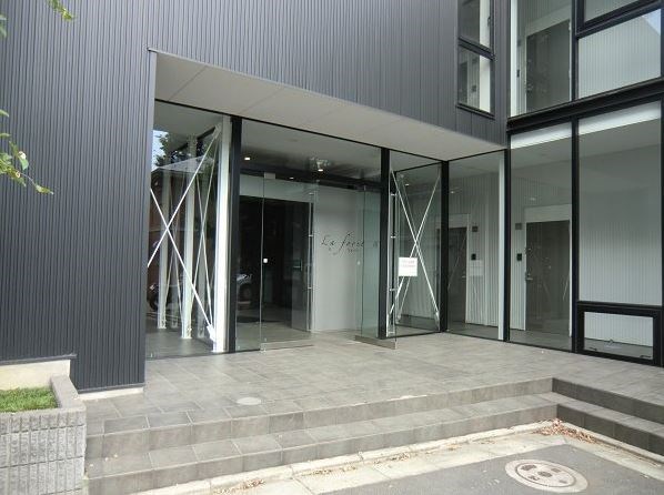 東京都国分寺市光町１丁目 エントランス