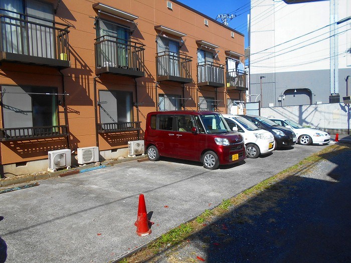 メゾン田原 駐車場
