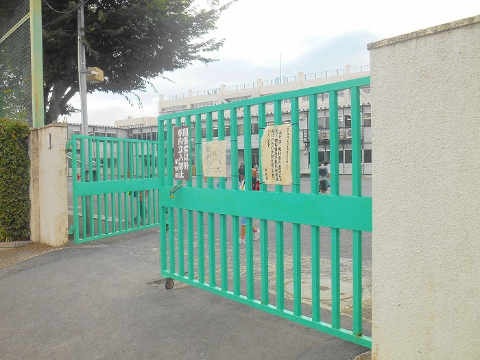 アゼリア 立川市立南砂小学校