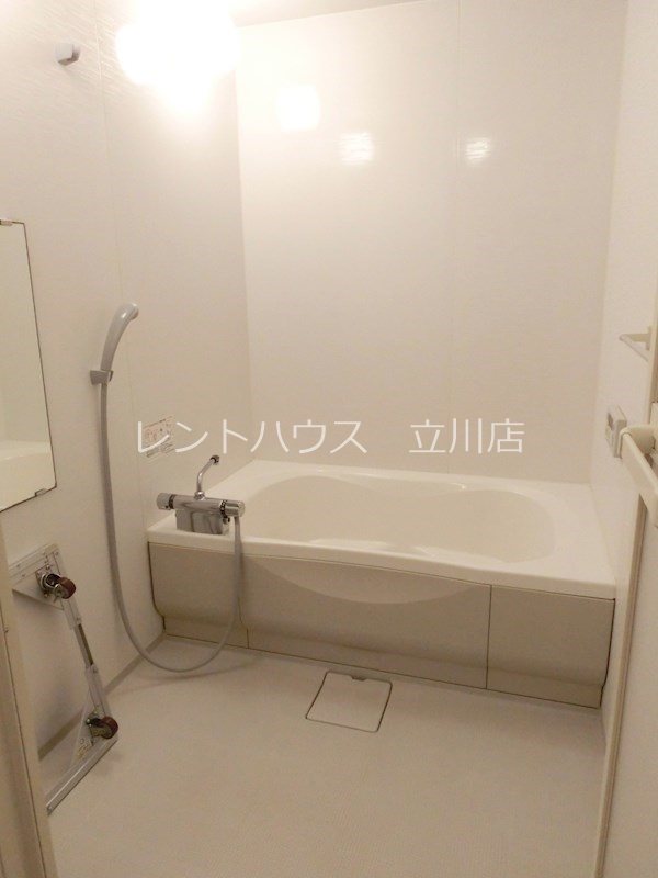 ニューノース弐番館 同マンション反転写真です