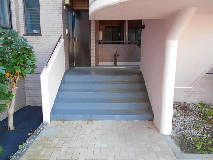 新町ベルメゾン エントランス