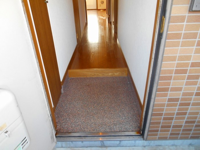 エスティー国分寺 玄関