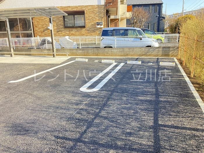 セッテ　ルーチェ 駐車場