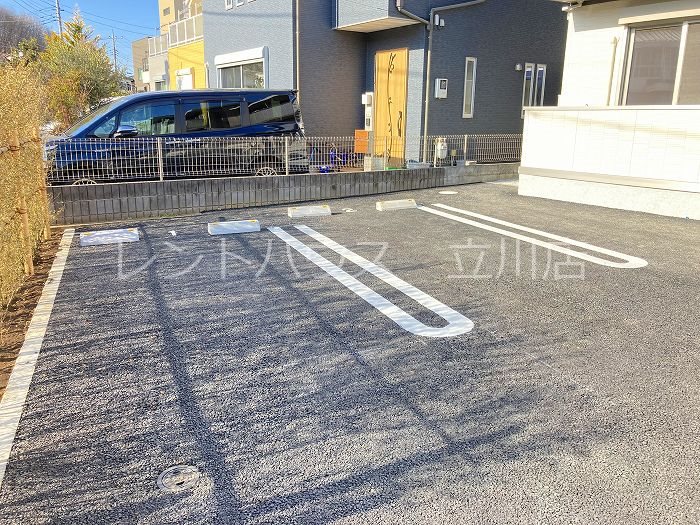 セッテ　ルーチェ 駐車場