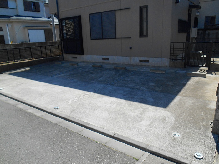 グランペール国立 駐車場