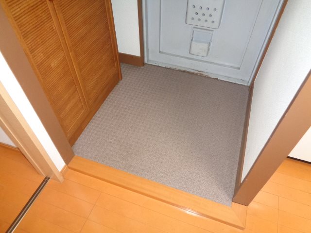 国分寺コーポラス 玄関