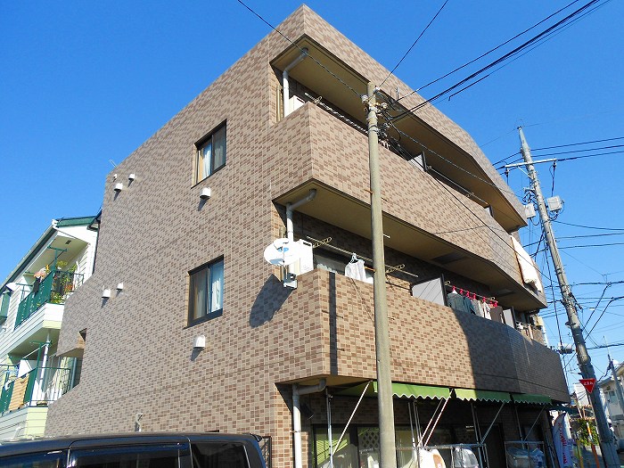 ☆3階建の鉄筋造の角部屋☆