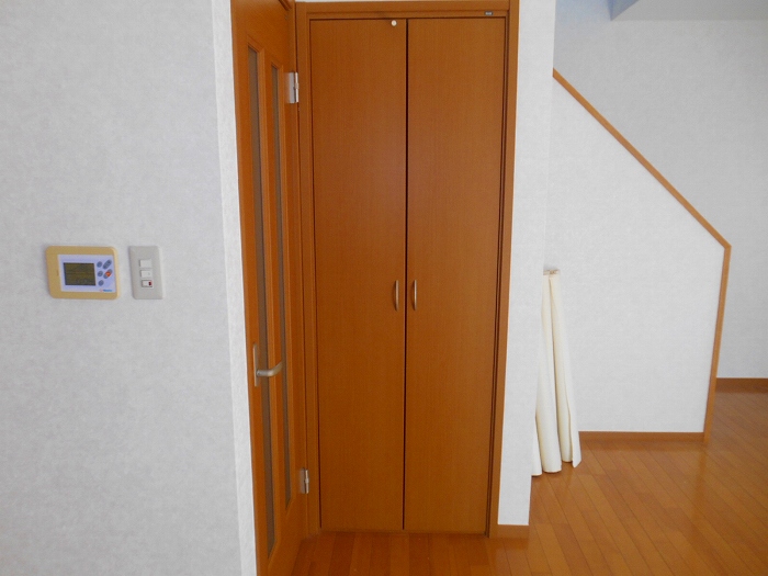 ヴェルデ２番館  収納