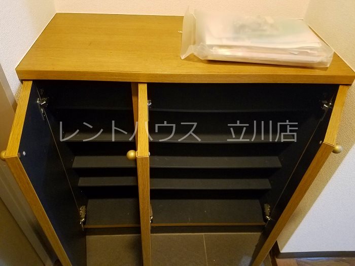 ライラック エントランス