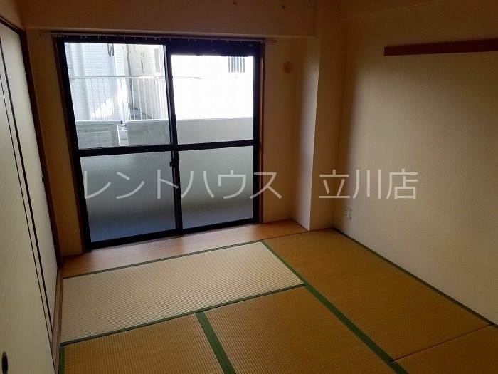 ライラック ベッドルーム