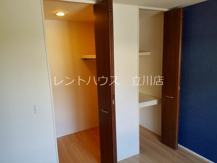 雅　壱番館 収納