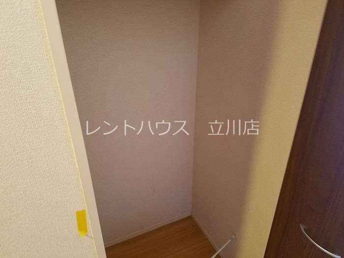 雅　壱番館 収納