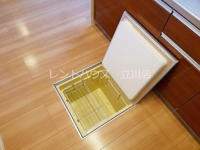 雅　壱番館 収納