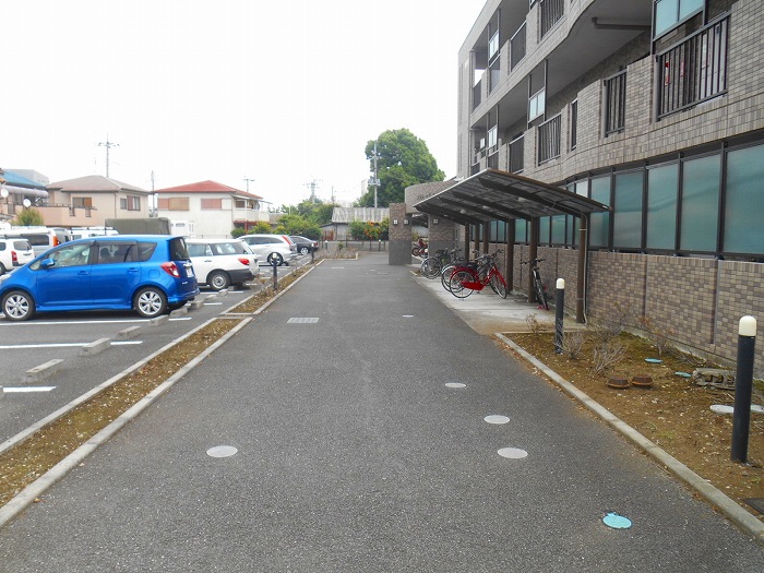 フラワーヒルズ国立  駐車場