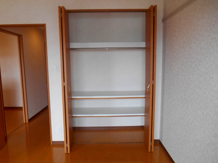 フラワーヒルズ国立  収納