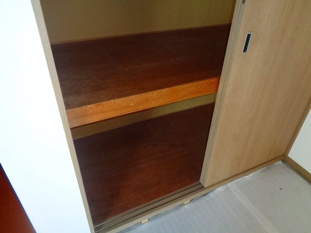 ハイツかしの木 A棟 収納