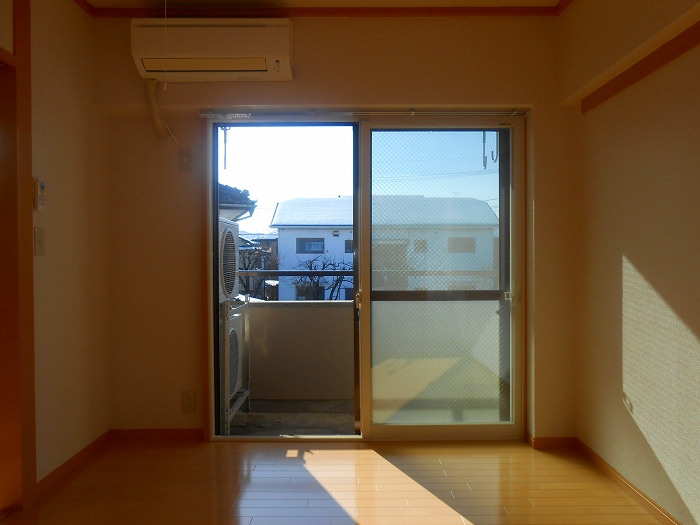 ストークマンション新藤 反転写真