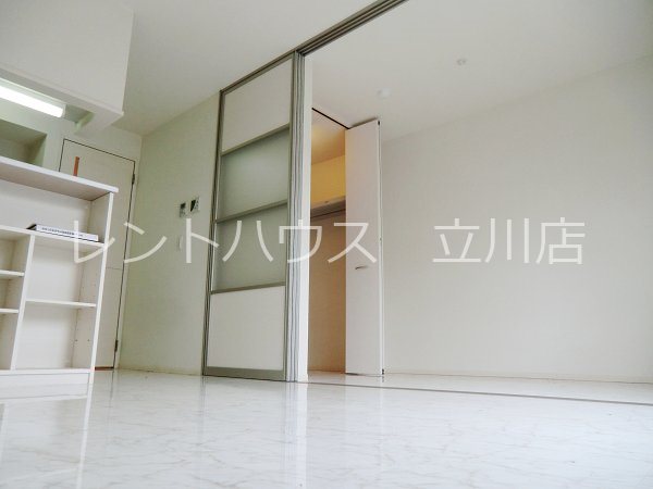シェドゥーヴル 別部屋写真