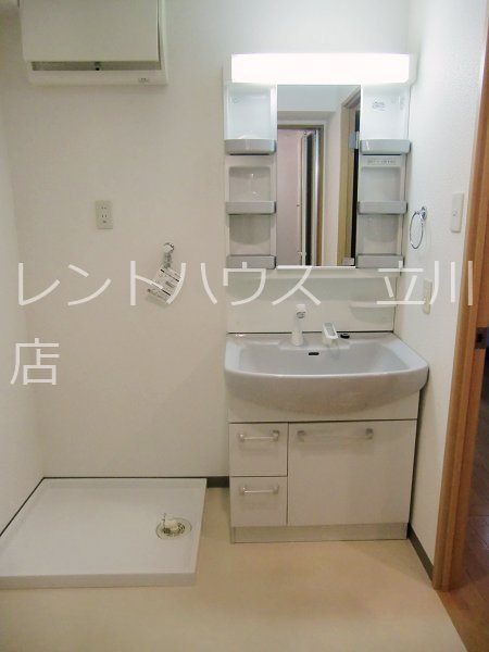 フローレンスAKISHIMA 別部屋写真