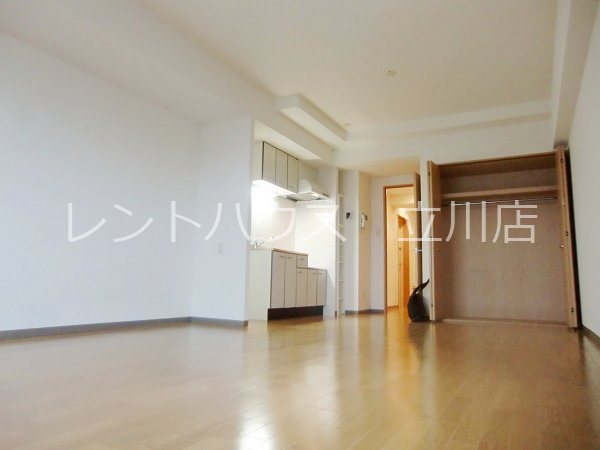 フローレンスAKISHIMA 別部屋写真