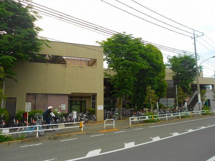 グラシア 図書館