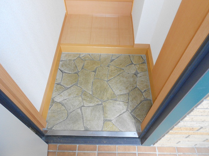 東京都府中市西原町４丁目 玄関