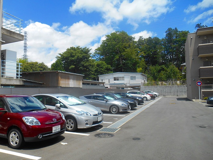 グランウッド 駐車場