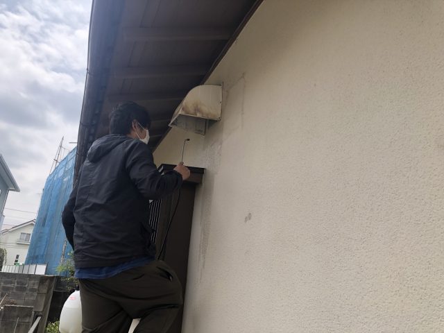 鳥の巣の除去作業を行いました！！