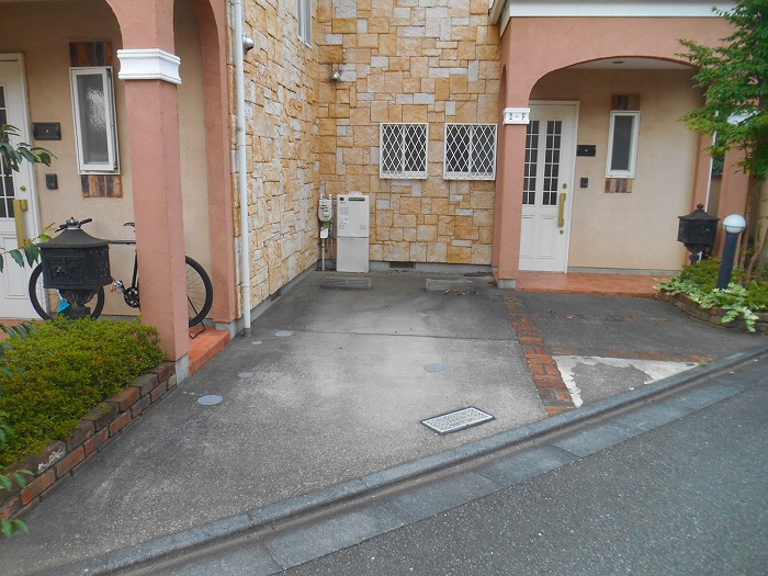 アベニーダ国立  駐車場