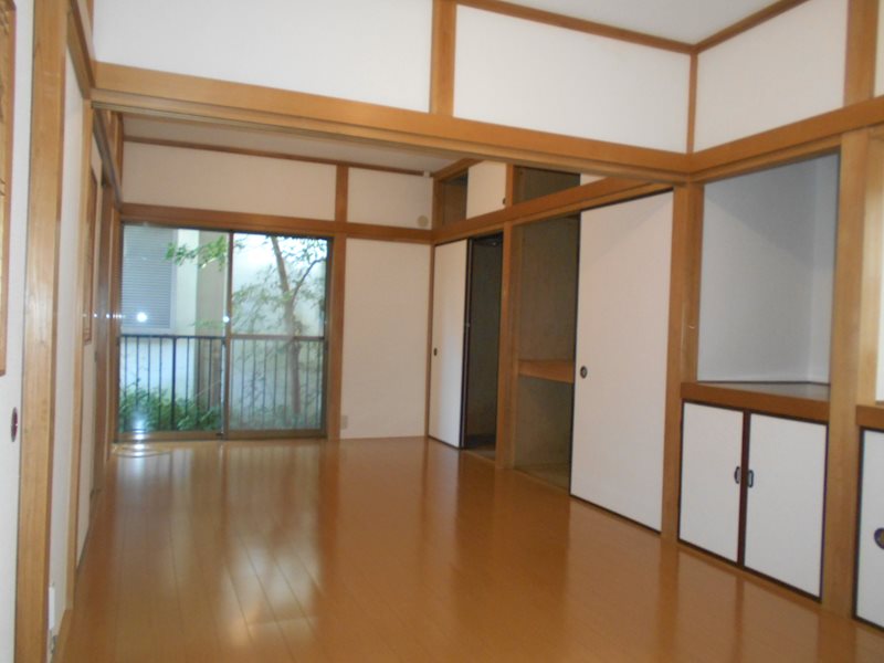 府中市栄町戸建  リビング