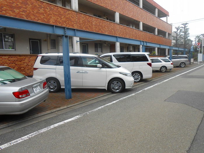 アーバンパル国立 駐車場