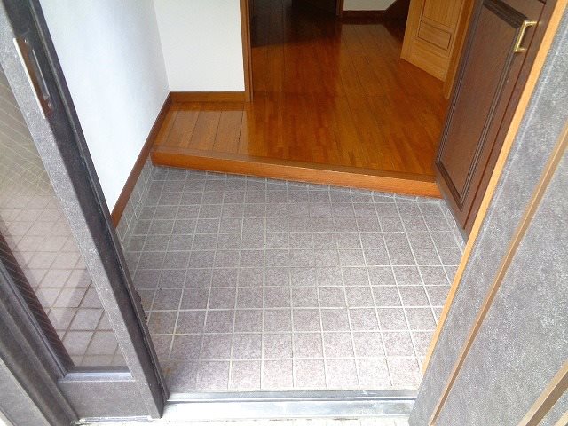 貫井北町3丁目貸家  玄関