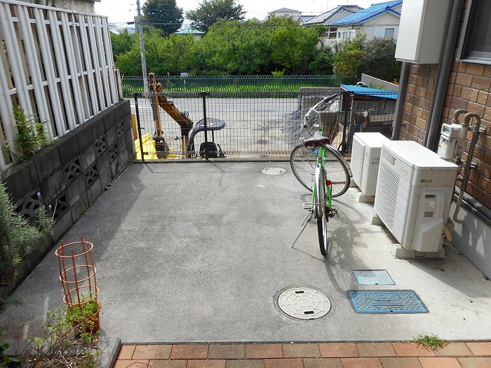 エンデハウス   駐車場